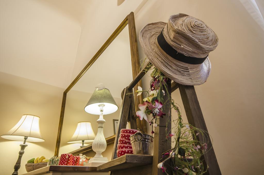 La Boheme Bed & Breakfast Лука Екстериор снимка