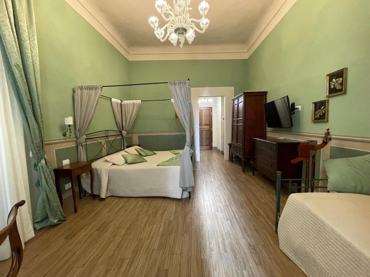 La Boheme Bed & Breakfast Лука Екстериор снимка