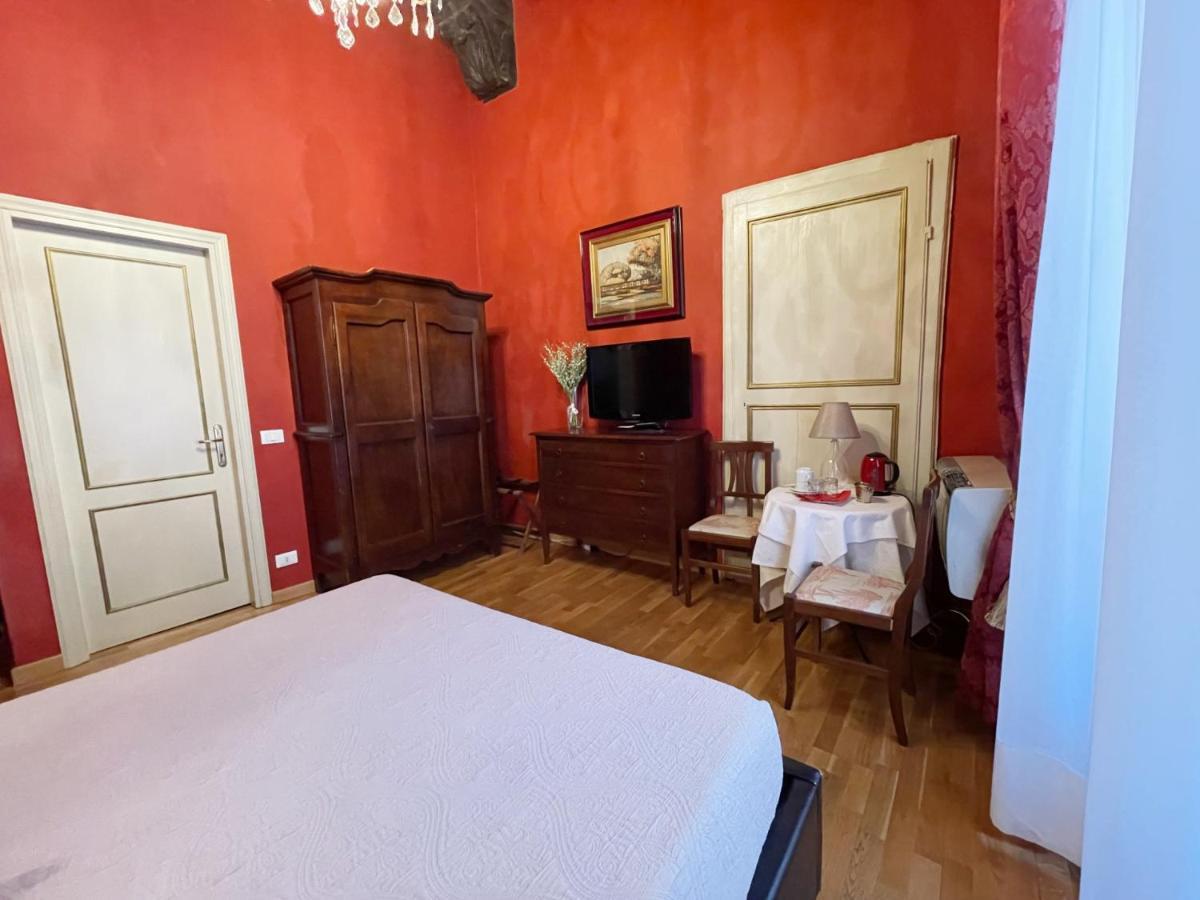 La Boheme Bed & Breakfast Лука Екстериор снимка