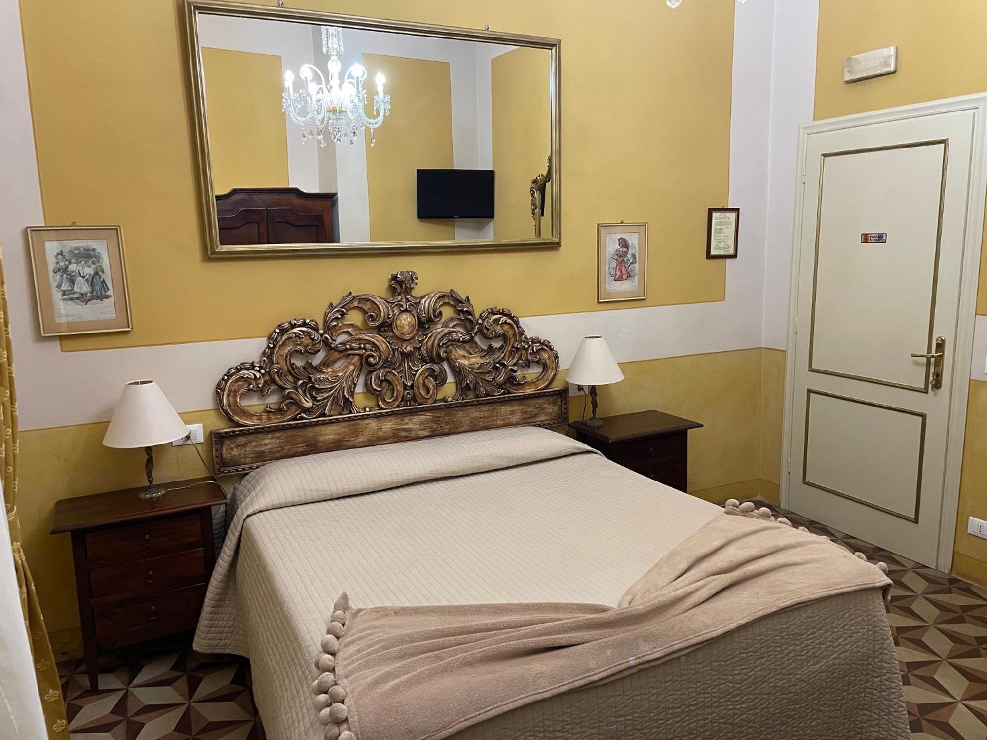 La Boheme Bed & Breakfast Лука Екстериор снимка