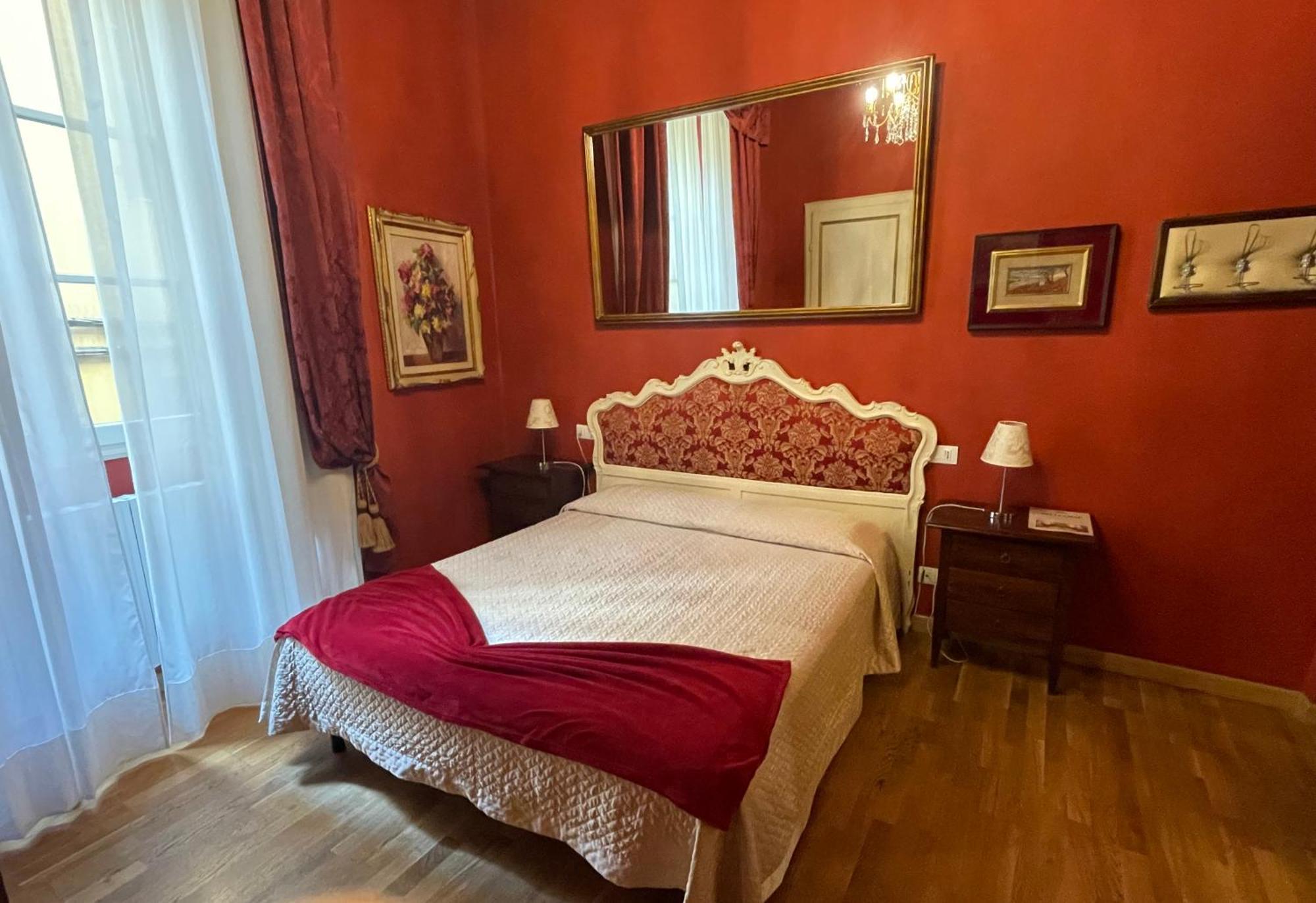 La Boheme Bed & Breakfast Лука Екстериор снимка