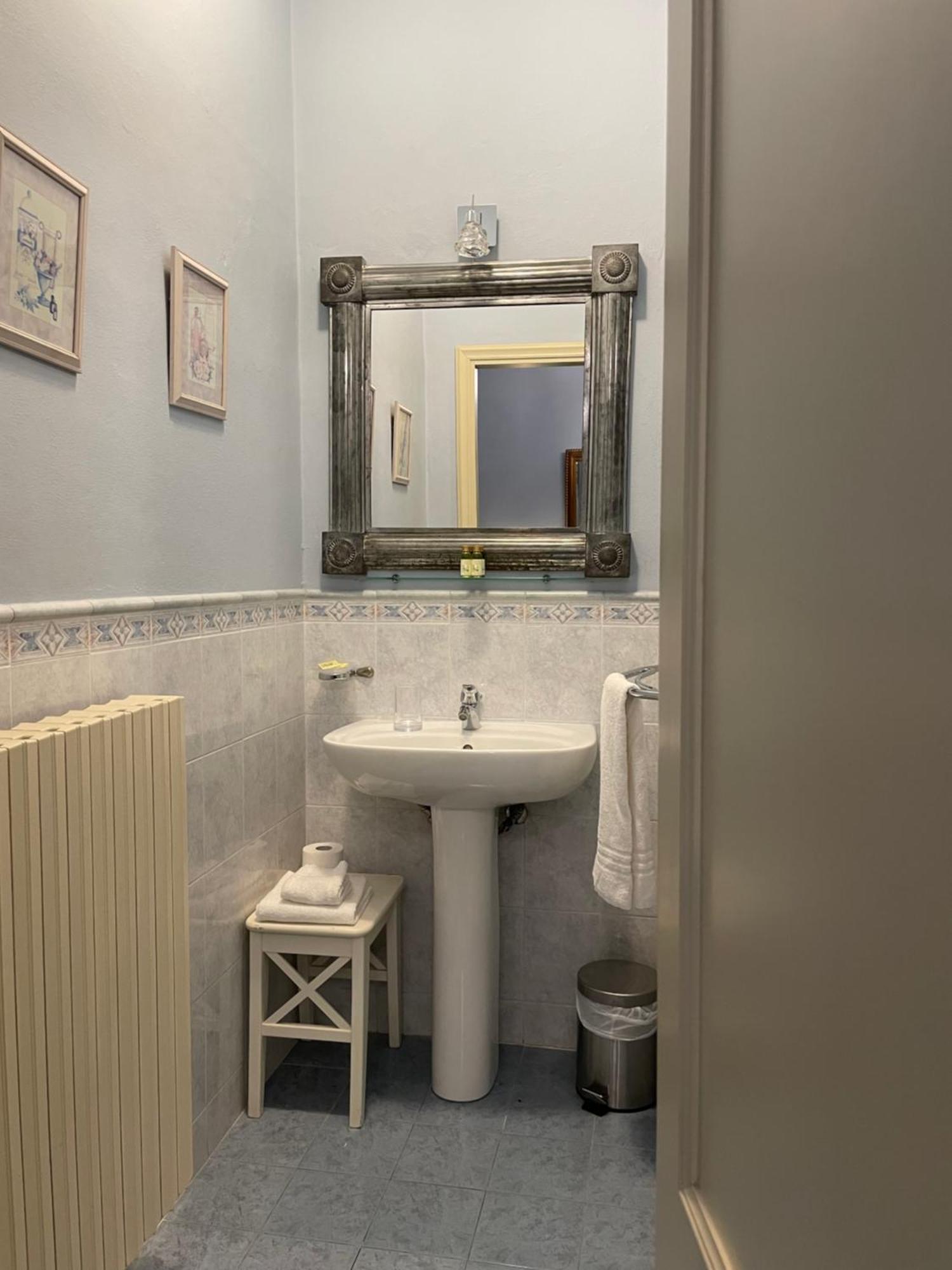 La Boheme Bed & Breakfast Лука Екстериор снимка