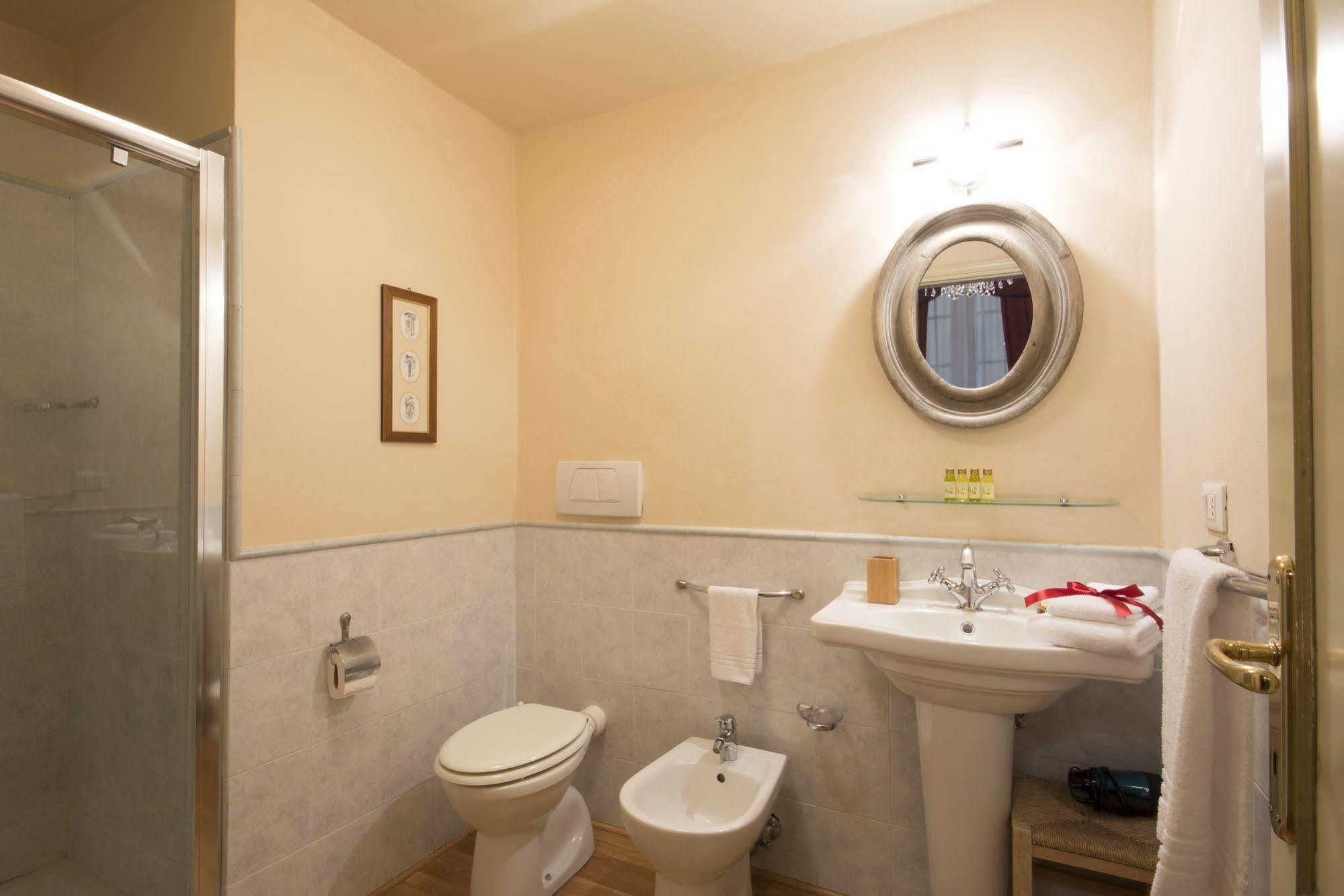 La Boheme Bed & Breakfast Лука Екстериор снимка