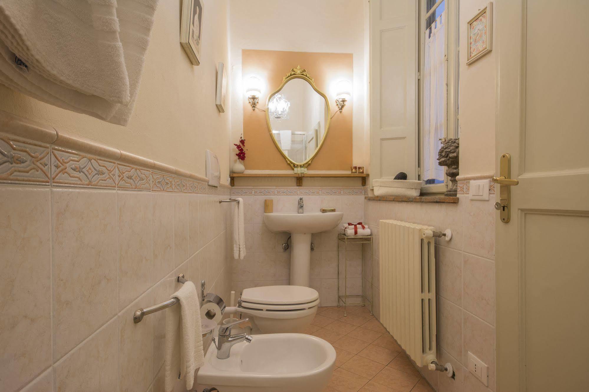 La Boheme Bed & Breakfast Лука Екстериор снимка