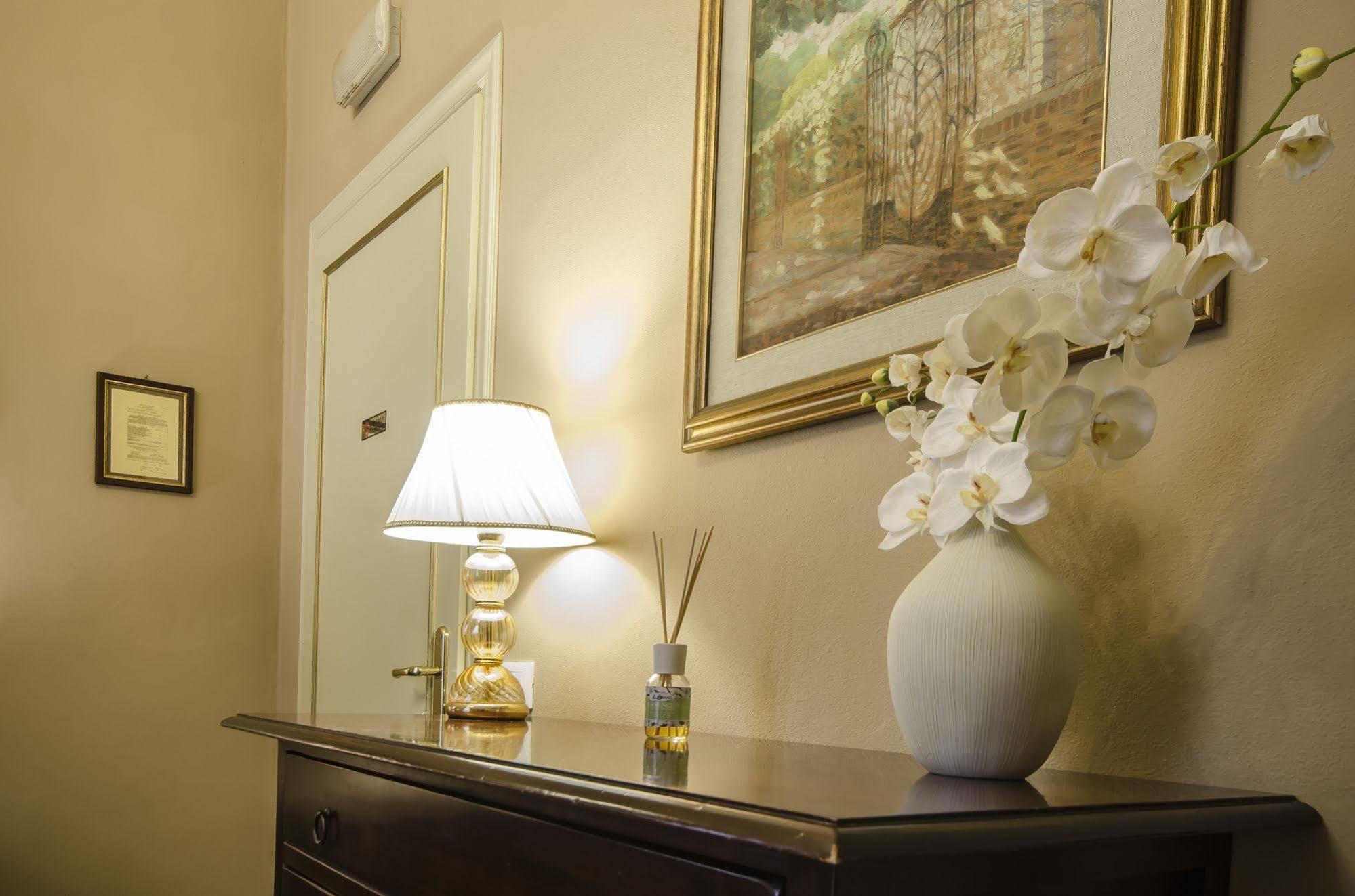 La Boheme Bed & Breakfast Лука Екстериор снимка