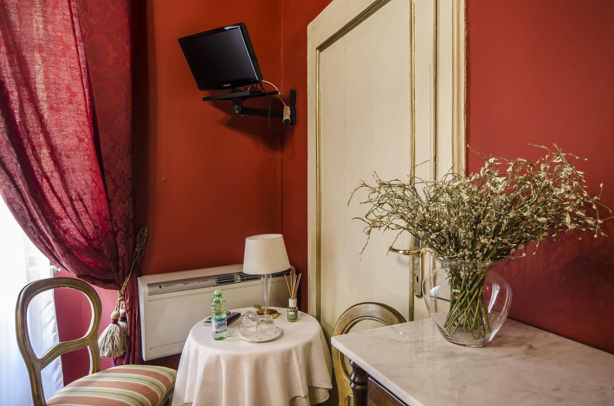 La Boheme Bed & Breakfast Лука Екстериор снимка