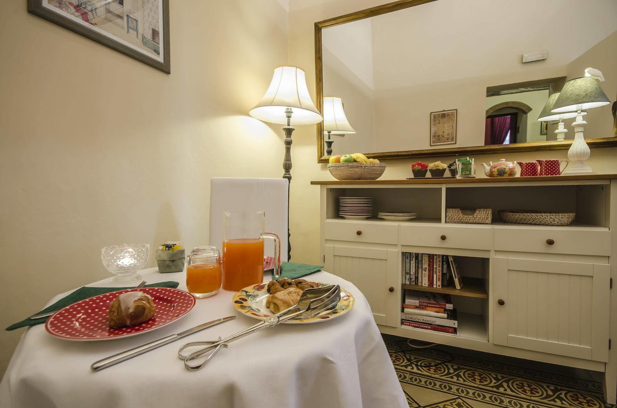 La Boheme Bed & Breakfast Лука Екстериор снимка