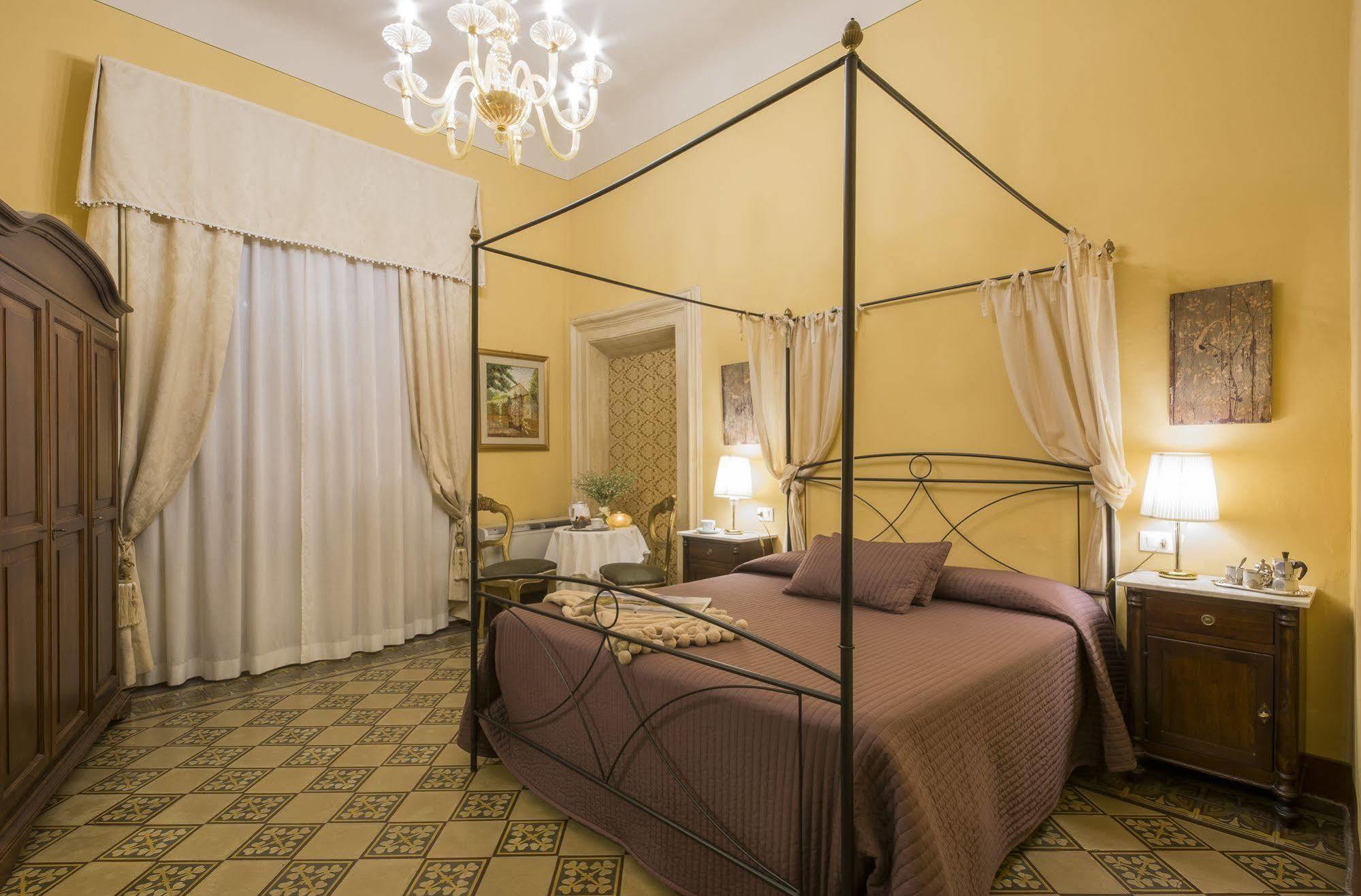 La Boheme Bed & Breakfast Лука Екстериор снимка